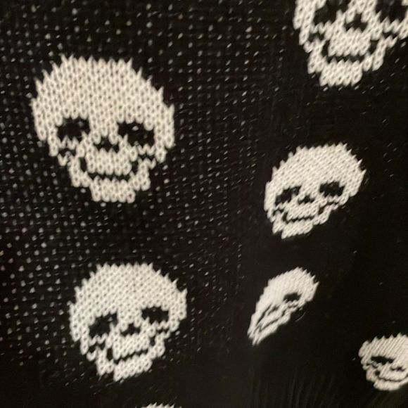 Skull Vest  - Picture 3 of 4